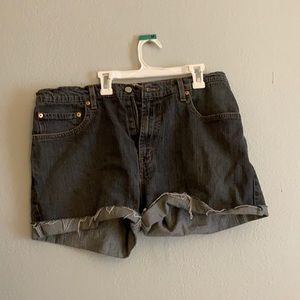 Black Levi’s shorts